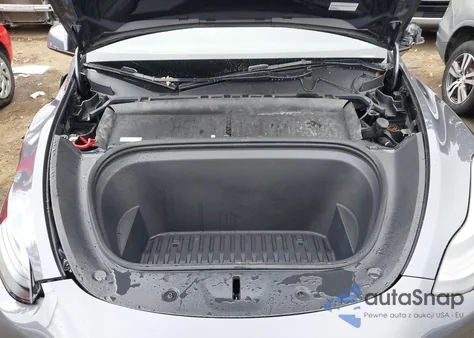 2023 Tesla Model Y Awd/Long Range Dual Motor All-Wheel Drive z USA, uszkodzony, nr VIN 7SAYGDEE8PA176641